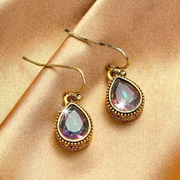 ✨🆕✨ BoHo Antique GOLD Vintage Inspired Waterdrop Earrings✨ - Picture 1 of 11